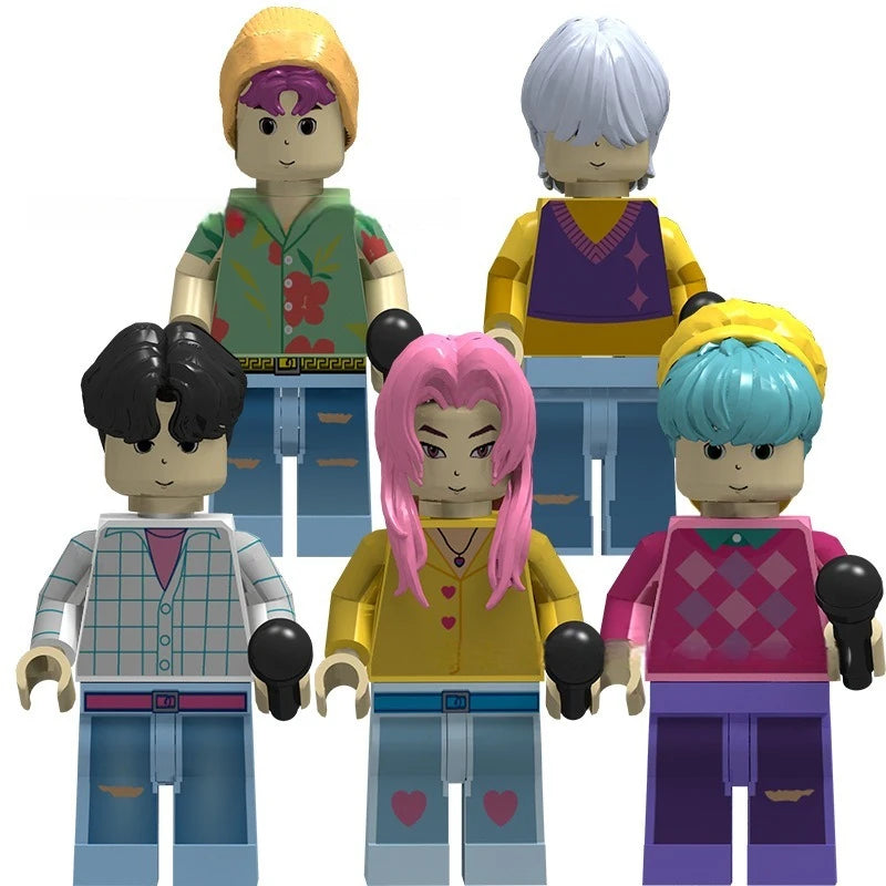 KPop Demon Hunters, a group of demon hunters, build blocks with Lumi and assemble toy building blocks with dolls